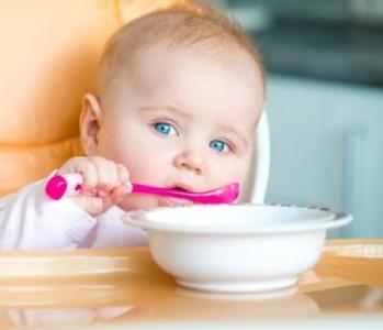 Teaserbild zu Kinder an Besteck gewöhnen